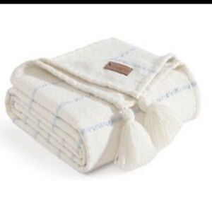 Koolaburra Cream and Blue Throw Blanket